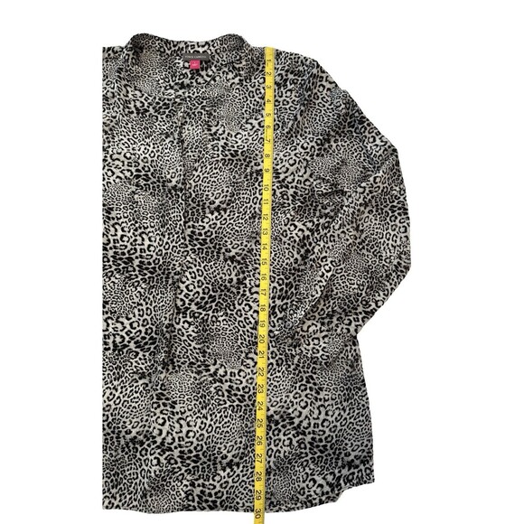 Vince Camuto Women’s L Blouse Top Leopard Animal Print Long Sleeve V-Neck Tunic - Picture 5 of 9